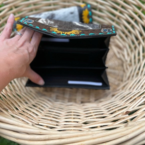 Myra flower wallets - Picture 2 of 2